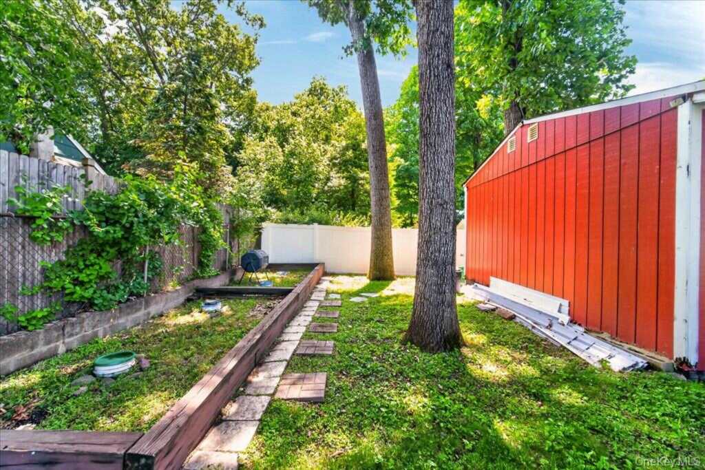 33 Terrace Avenue, Suffern, NY 10901 - Photo 30 of 37