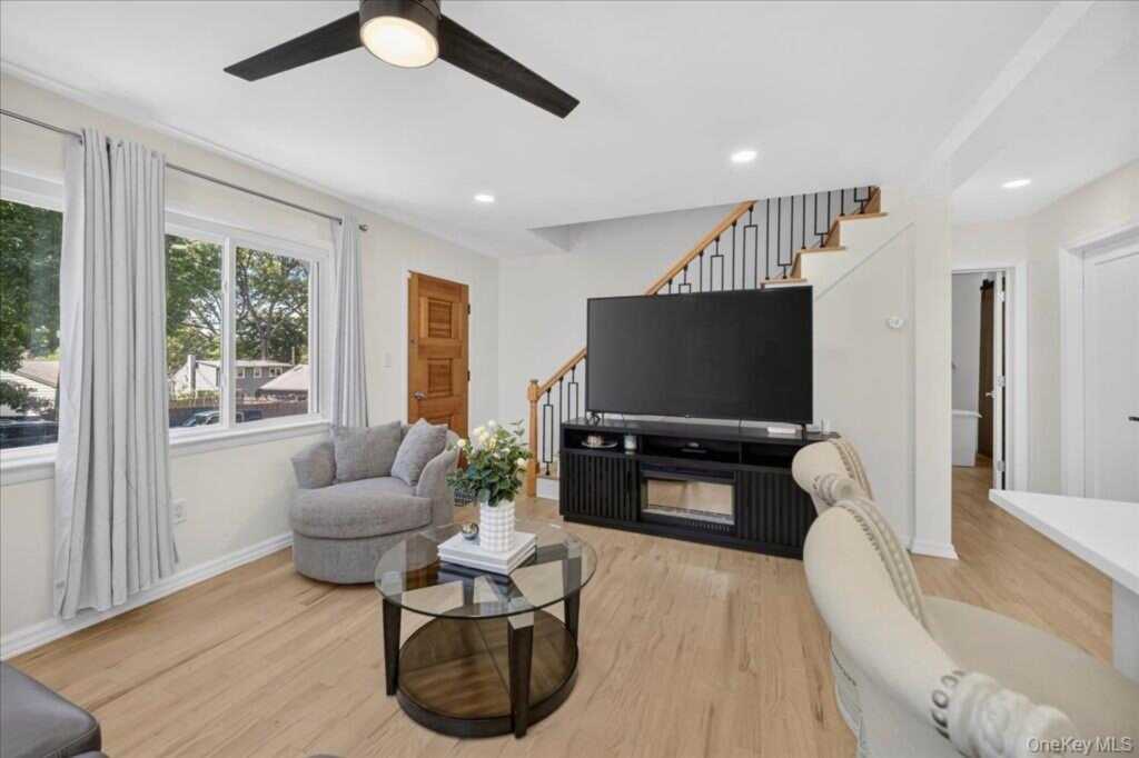 33 Terrace Avenue, Suffern, NY 10901 - Photo 4 of 37