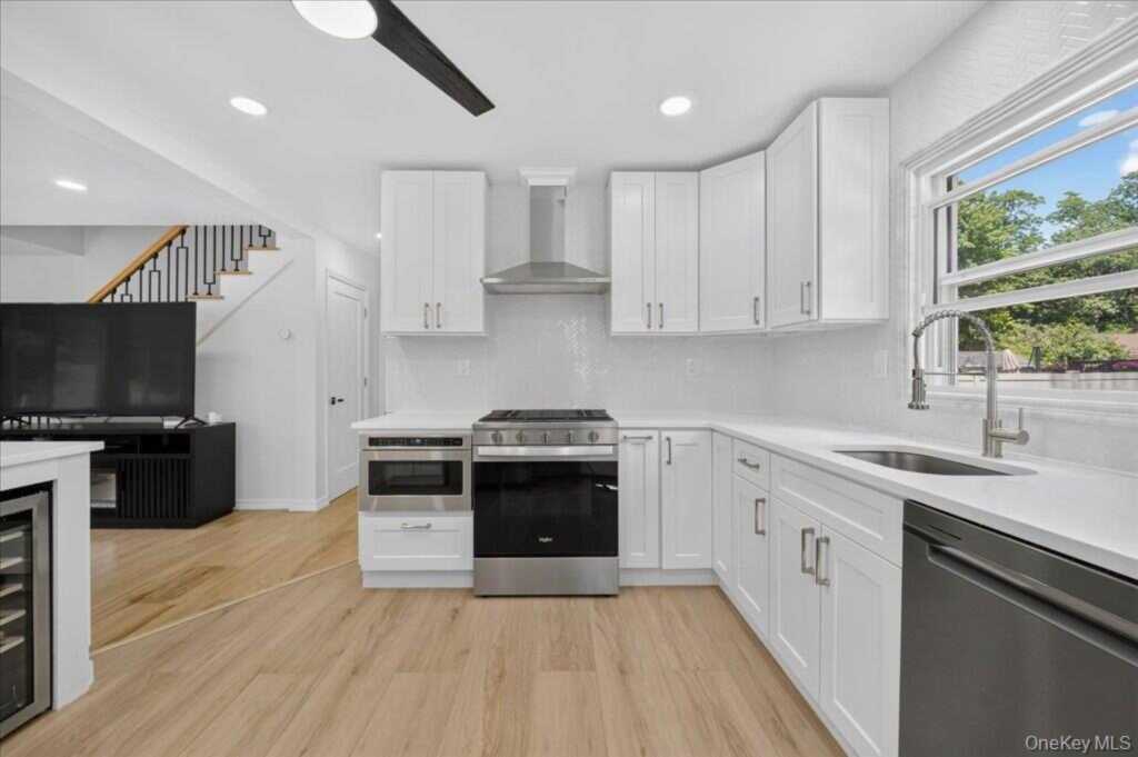 33 Terrace Avenue, Suffern, NY 10901 - Photo 7 of 37