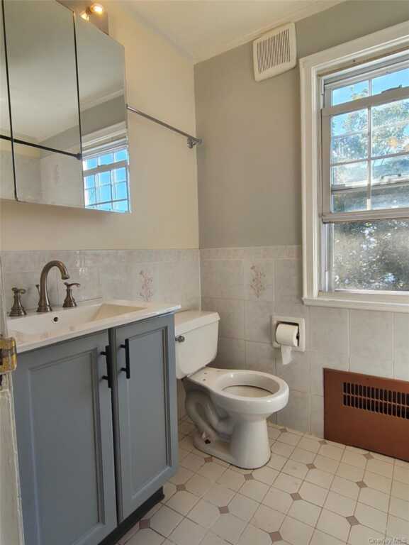 7 Lanecrest Avenue, New Rochelle, NY 10805 - Photo 8 of 13