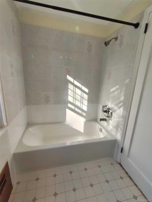 7 Lanecrest Avenue, New Rochelle, NY 10805 - Photo 9 of 13