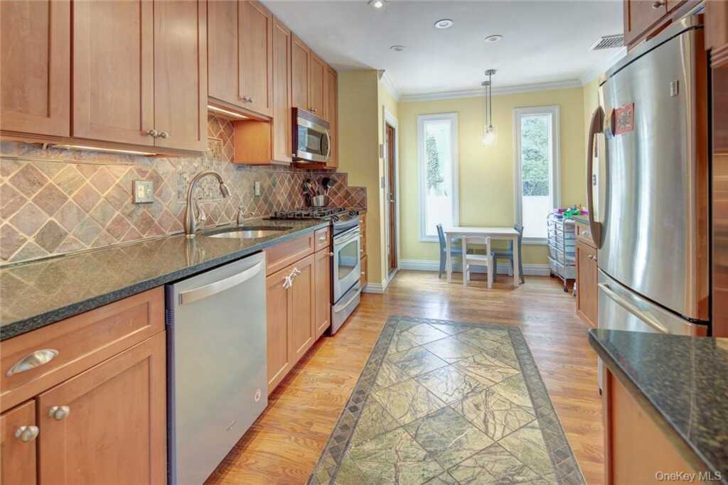 441 Boston Post Road, Rye, NY 10580 - Photo 4 of 16