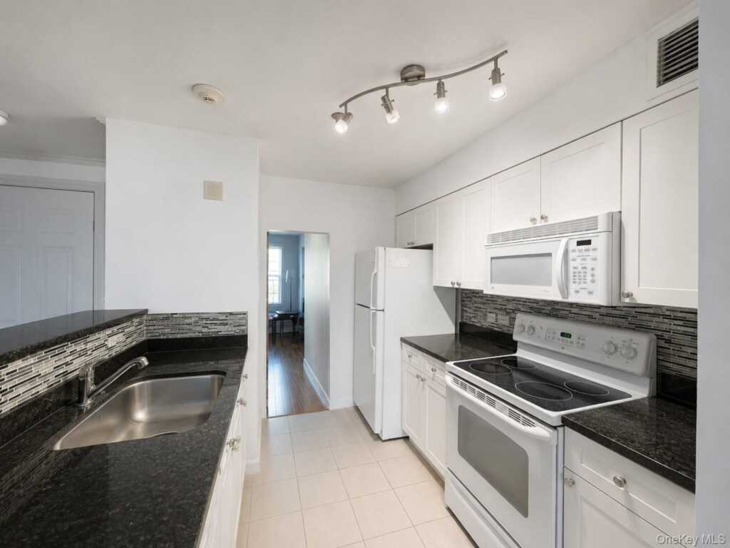 300 Mamaroneck Avenue, Unit #716, White Plains, NY 10605 - Photo 3 of 14