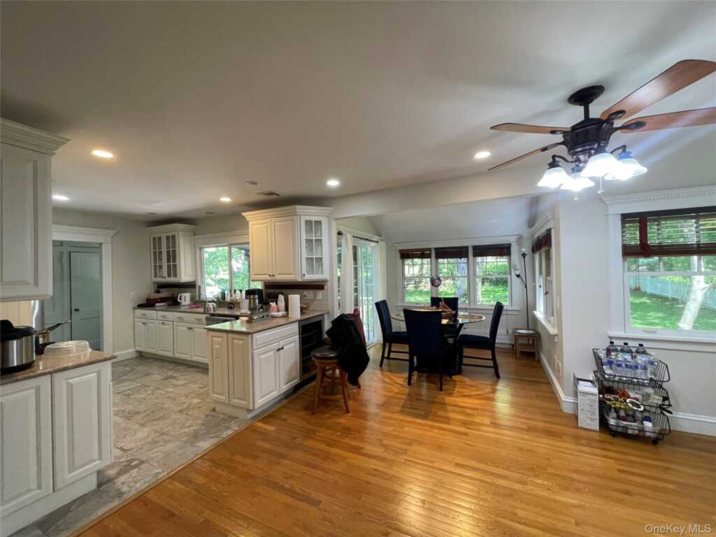 38 Gedney Park Drive, White Plains, NY 10605 - Photo 10 of 26