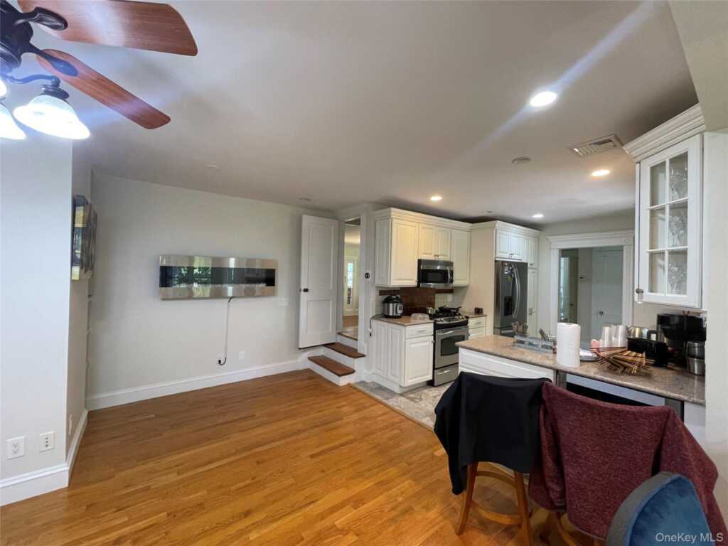 38 Gedney Park Drive, White Plains, NY 10605 - Photo 11 of 26