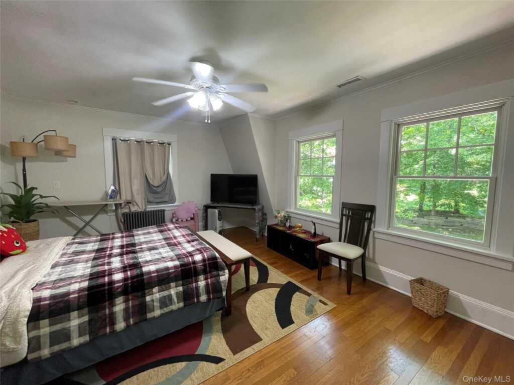 38 Gedney Park Drive, White Plains, NY 10605 - Photo 18 of 26