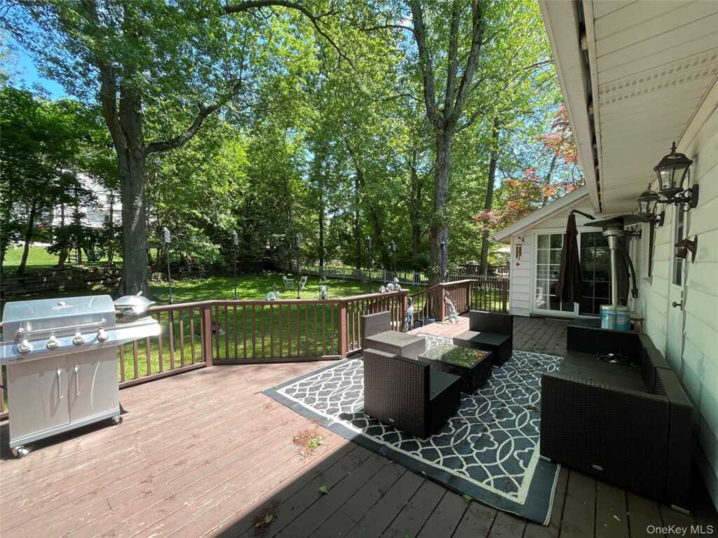 38 Gedney Park Drive, White Plains, NY 10605 - Photo 24 of 26