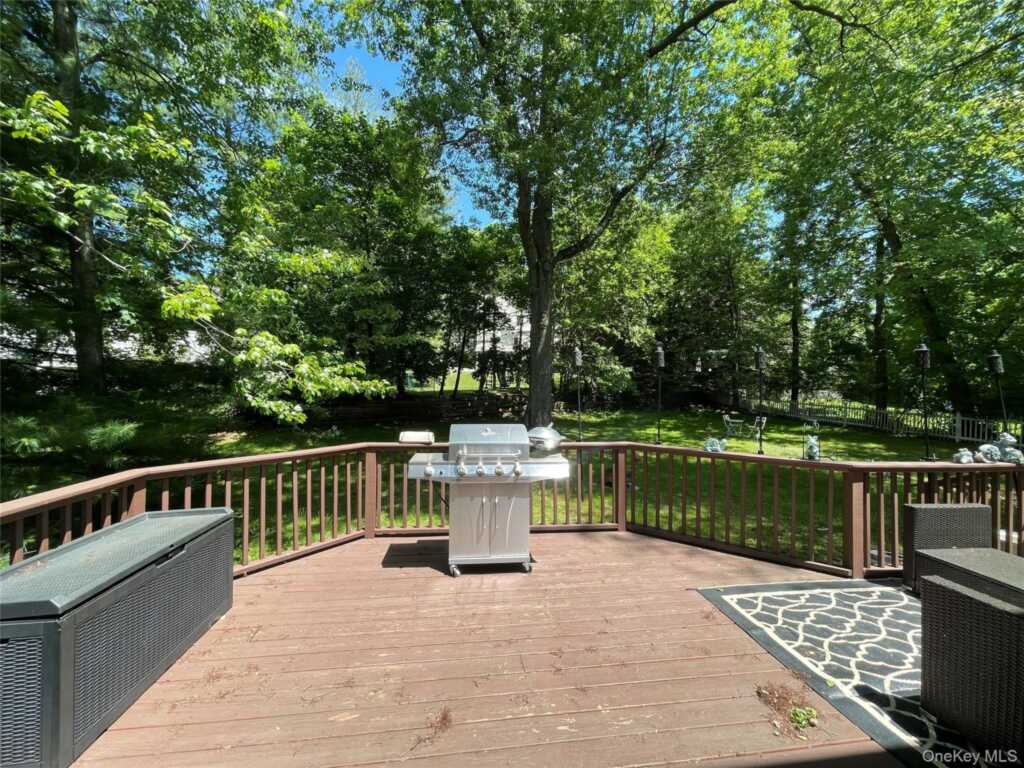 38 Gedney Park Drive, White Plains, NY 10605 - Photo 25 of 26