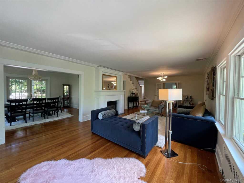 38 Gedney Park Drive, White Plains, NY 10605 - Photo 3 of 26