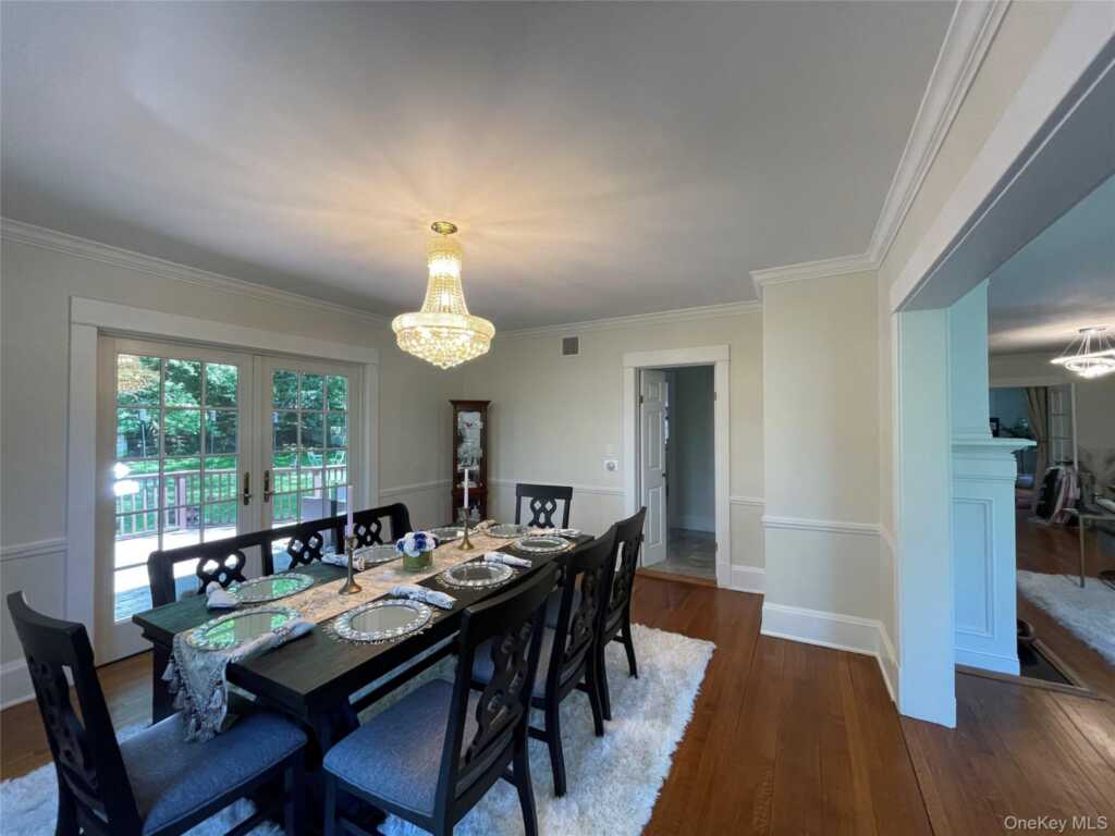38 Gedney Park Drive, White Plains, NY 10605 - Photo 5 of 26
