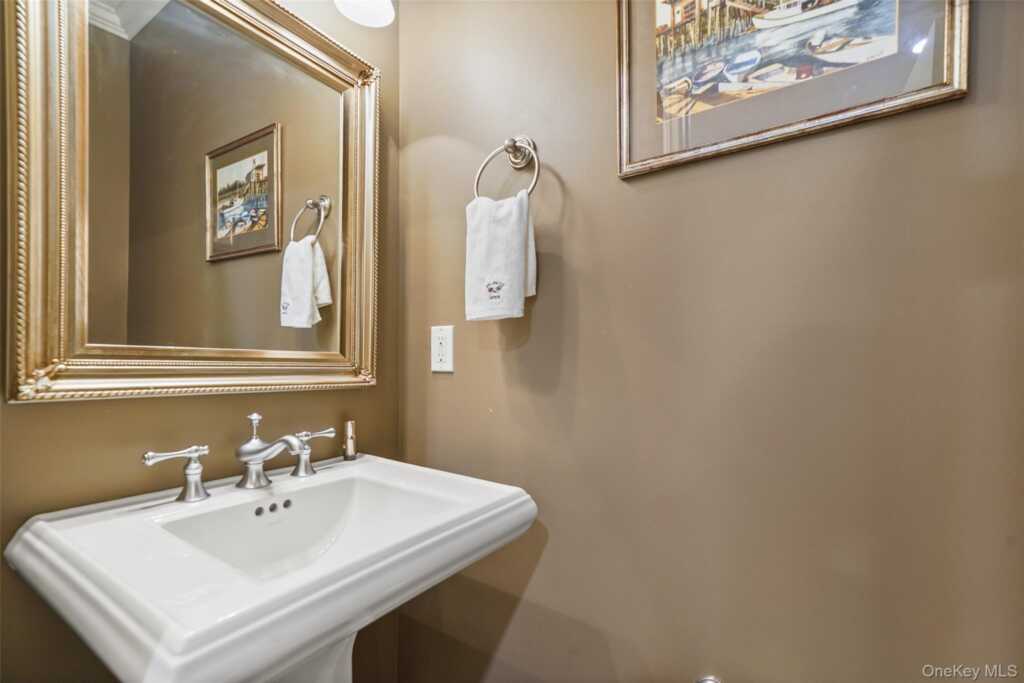 2 Heirloom Lane, Rye, NY 10573 - Photo 12 of 37