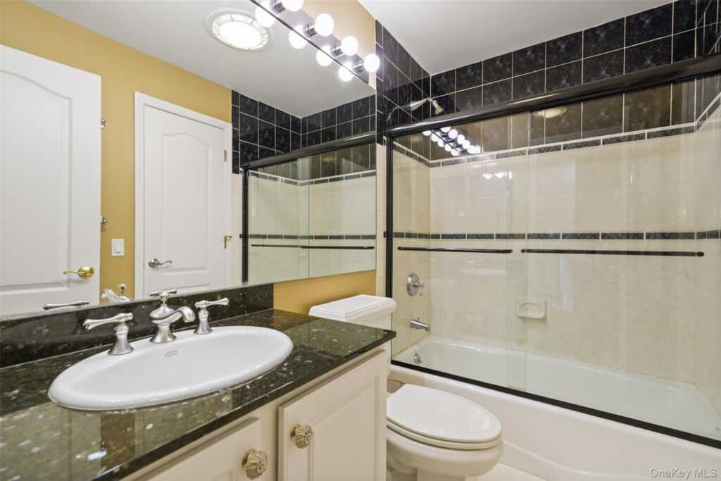 2 Heirloom Lane, Rye, NY 10573 - Photo 17 of 37