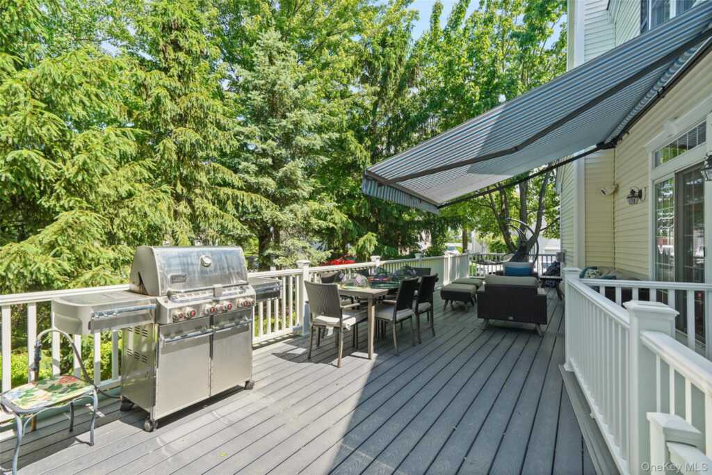 2 Heirloom Lane, Rye, NY 10573 - Photo 24 of 37