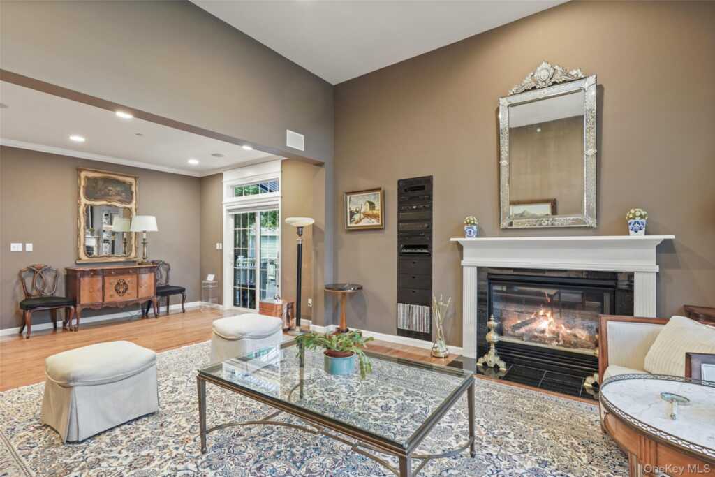 2 Heirloom Lane, Rye, NY 10573 - Photo 4 of 37