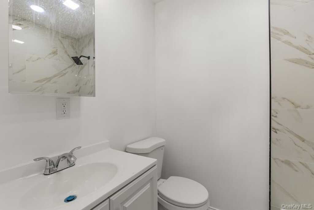 31 Amarillo Drive, Nanuet, NY 10954 - Photo 14 of 38