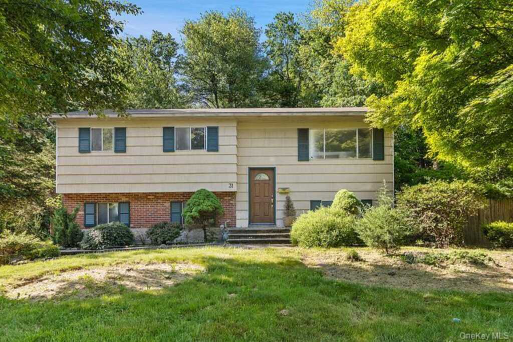 31 Amarillo Drive, Nanuet, NY 10954 - Photo 2 of 38