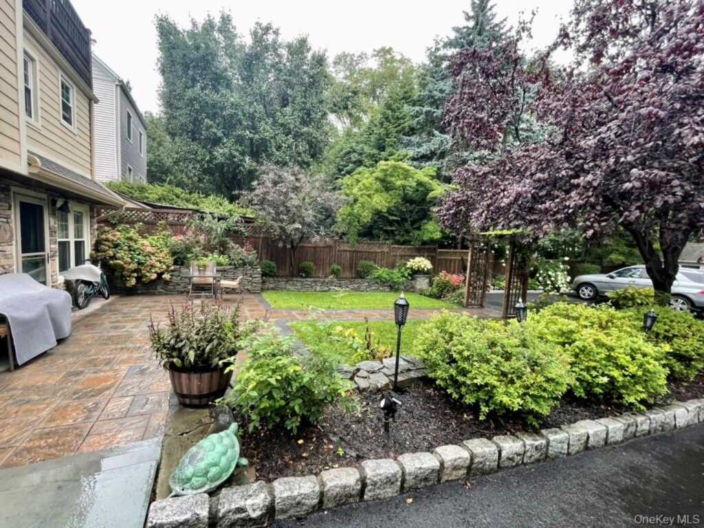 71 N Midland Avenue, Nyack, NY 10960 - Photo 2 of 20