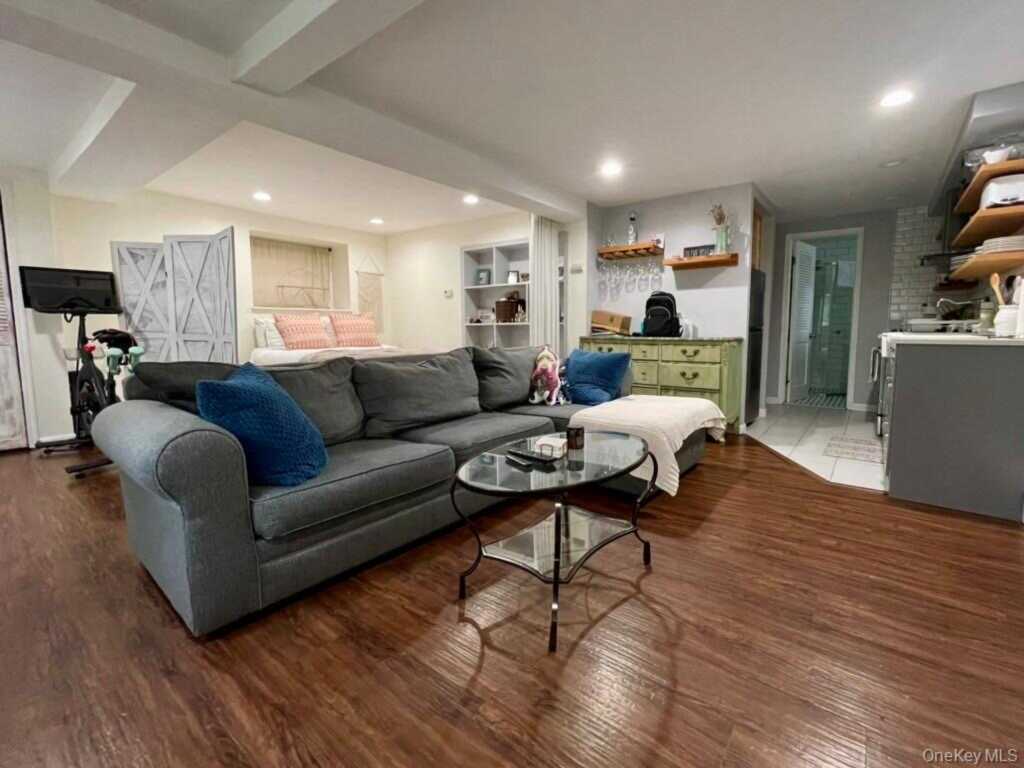 71 N Midland Avenue, Nyack, NY 10960 - Photo 3 of 20