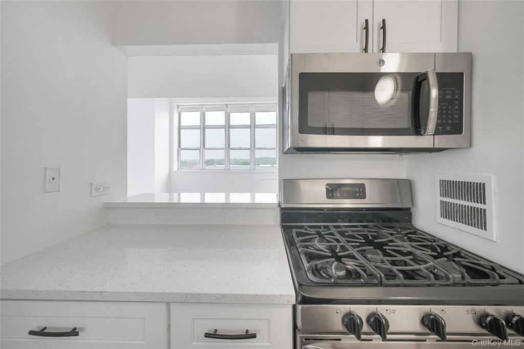 1 Landmark Square, Unit #522, Rye, NY 10573 - Photo 11 of 32