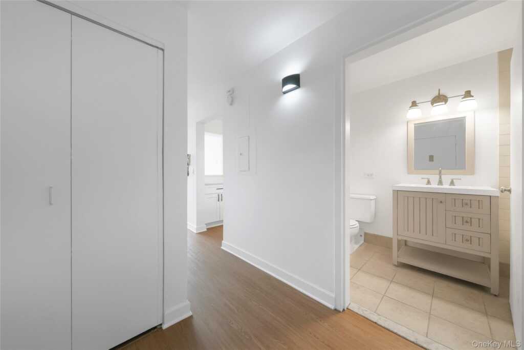 1 Landmark Square, Unit #522, Rye, NY 10573 - Photo 4 of 32
