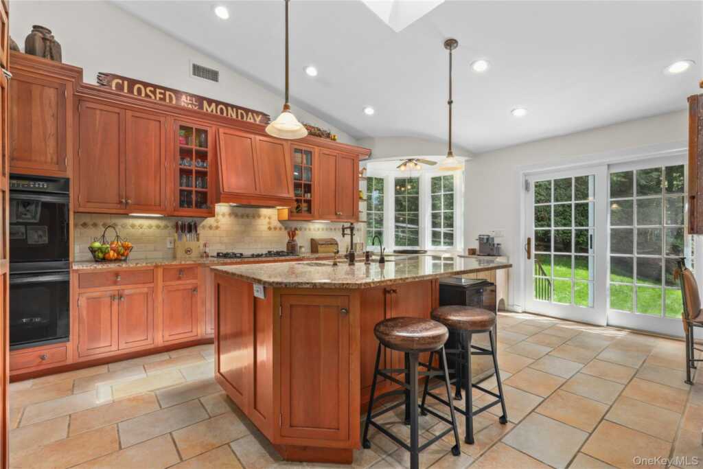 41 Lincoln Avenue, Rye, NY 10573 - Photo 4 of 39