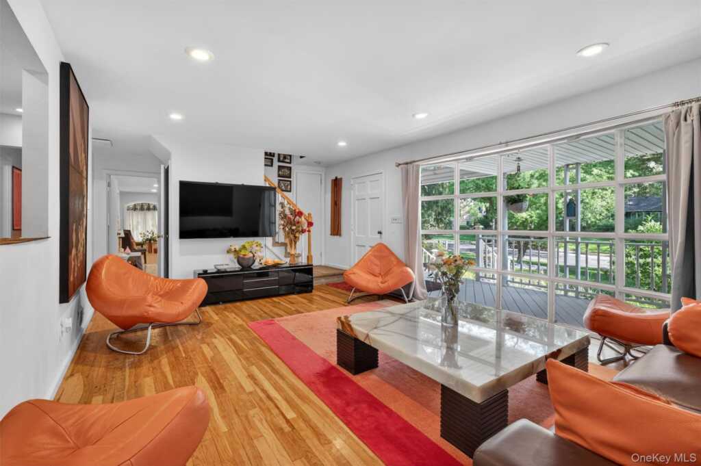 33 Gregory Street, New City, NY 10956 - Photo 4 of 38