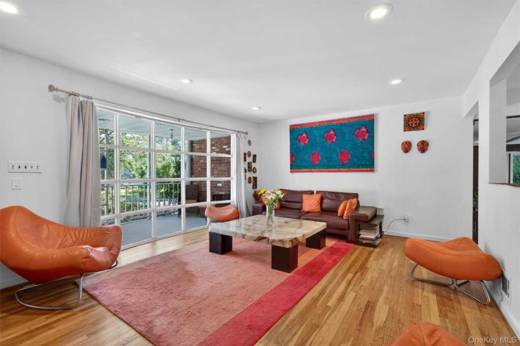 33 Gregory Street, New City, NY 10956 - Photo 5 of 38