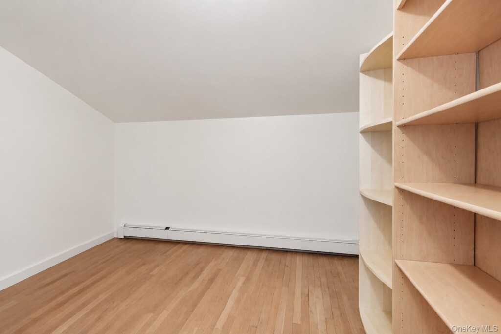 1055 Mamaroneck Avenue, White Plains, NY 10605 - Photo 15 of 38