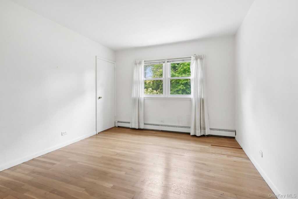 1055 Mamaroneck Avenue, White Plains, NY 10605 - Photo 19 of 38