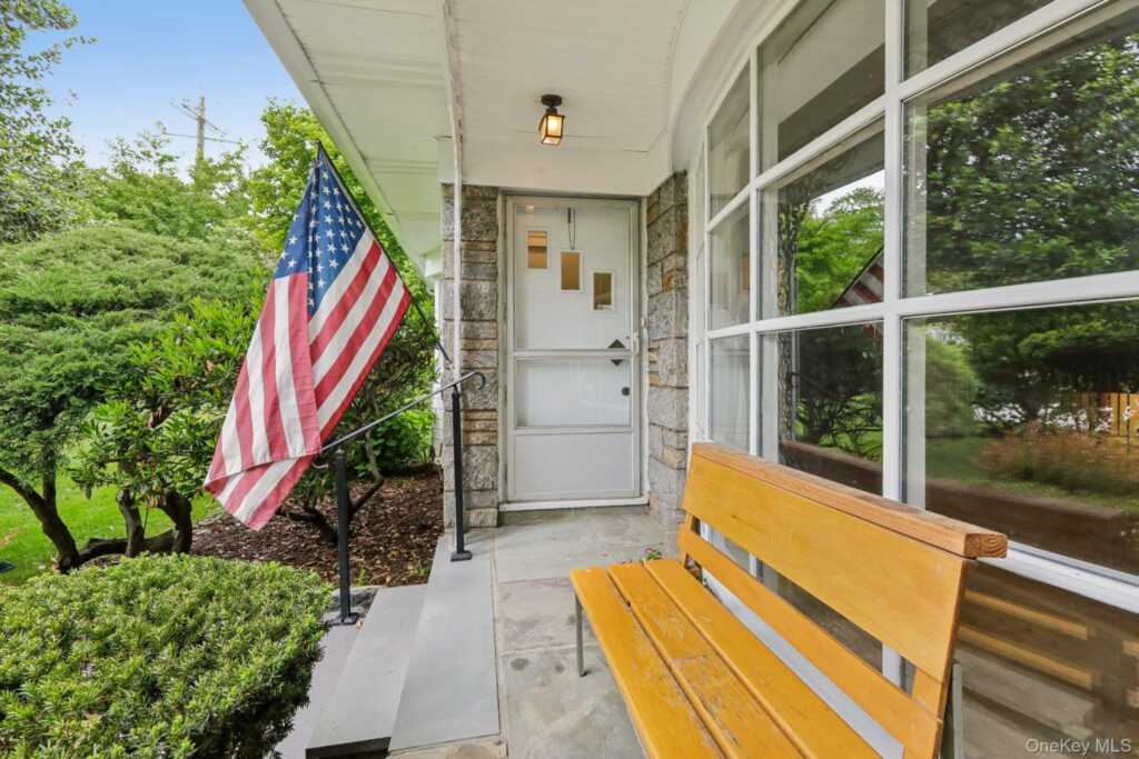 1055 Mamaroneck Avenue, White Plains, NY 10605 - Photo 2 of 38