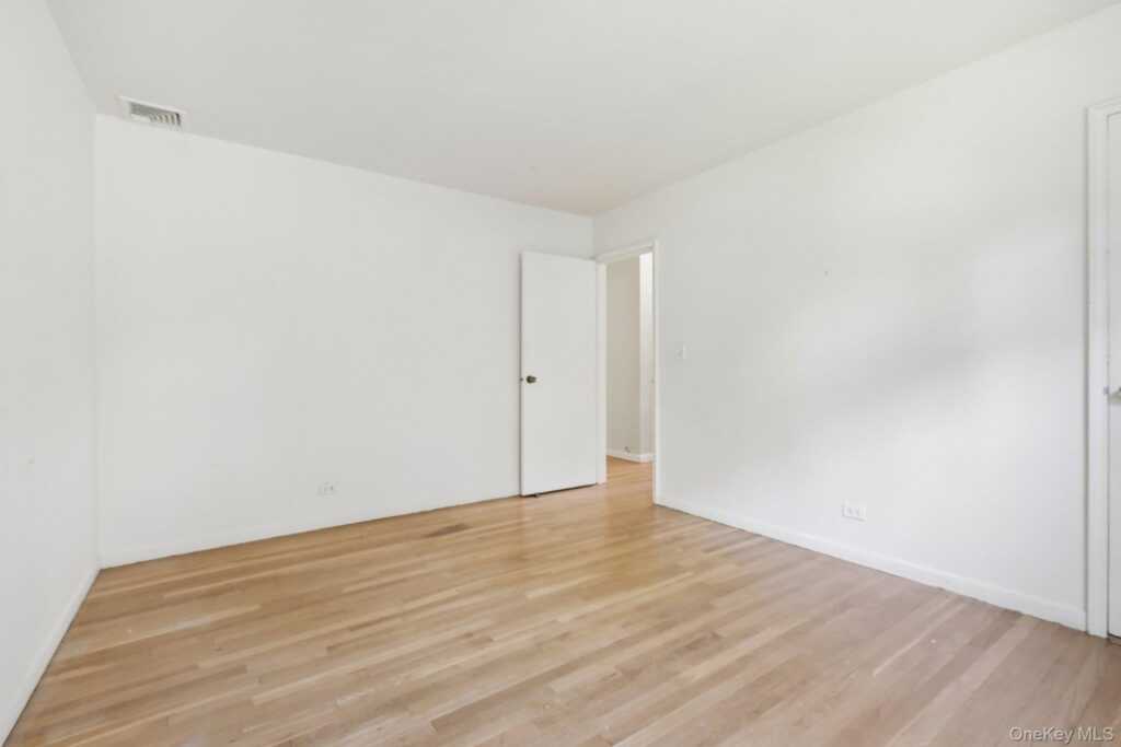 1055 Mamaroneck Avenue, White Plains, NY 10605 - Photo 20 of 38