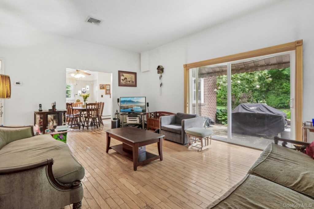 1055 Mamaroneck Avenue, White Plains, NY 10605 - Photo 25 of 38