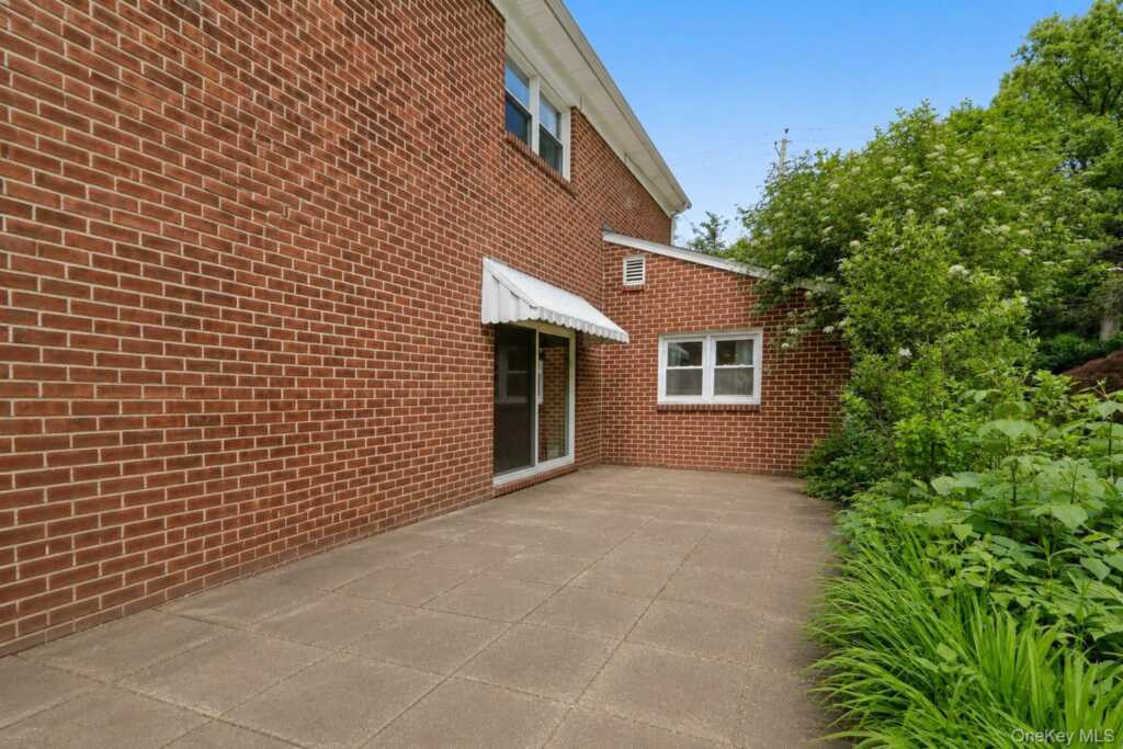 1055 Mamaroneck Avenue, White Plains, NY 10605 - Photo 31 of 38
