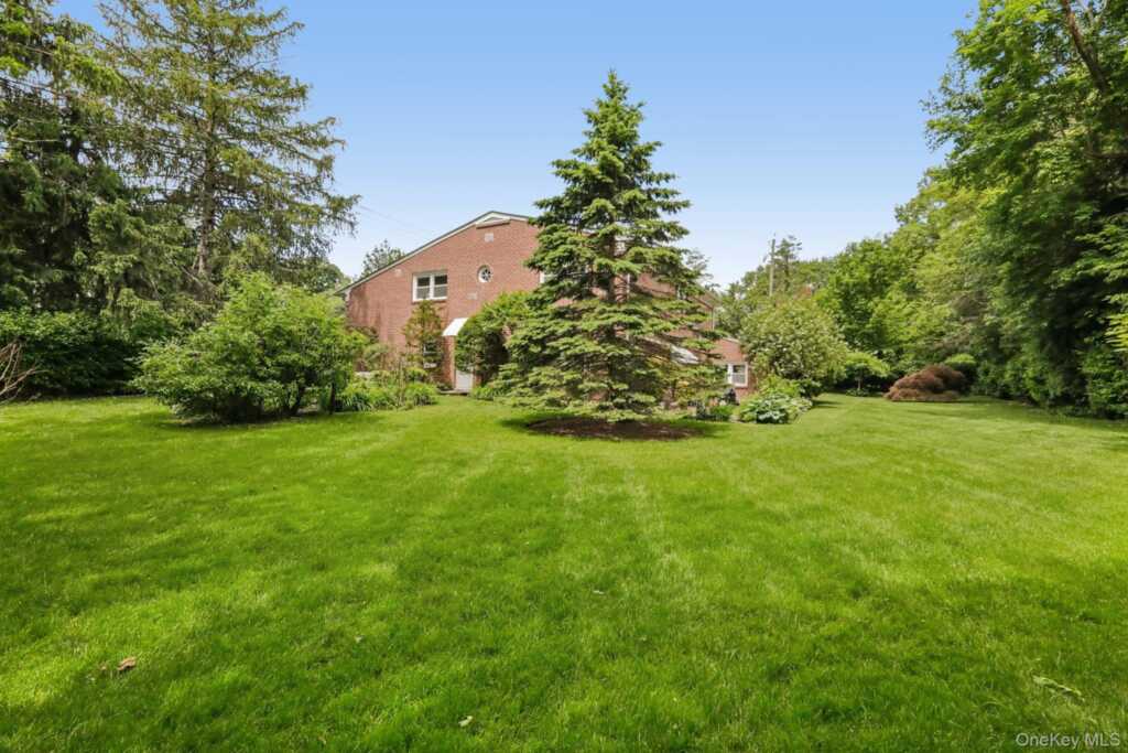 1055 Mamaroneck Avenue, White Plains, NY 10605 - Photo 4 of 38