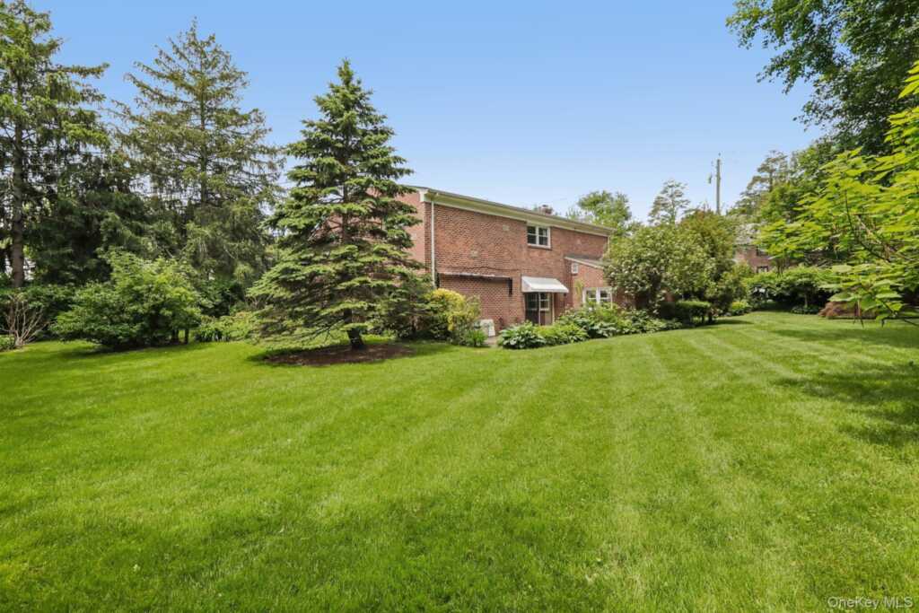 1055 Mamaroneck Avenue, White Plains, NY 10605 - Photo 5 of 38