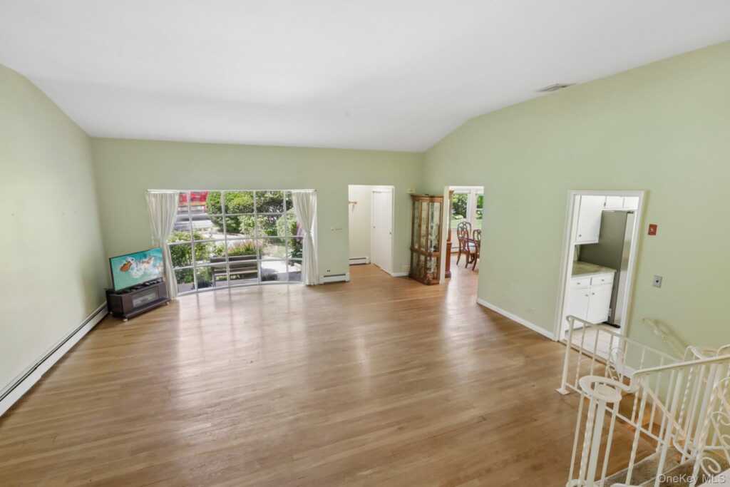 1055 Mamaroneck Avenue, White Plains, NY 10605 - Photo 9 of 38
