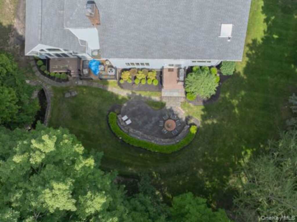 19 W Gate Road, Suffern, NY 10901 - Photo 10 of 42