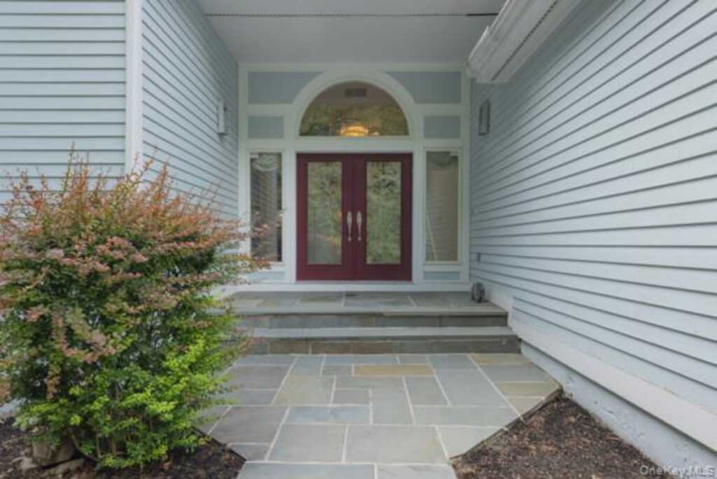 19 W Gate Road, Suffern, NY 10901 - Photo 11 of 42