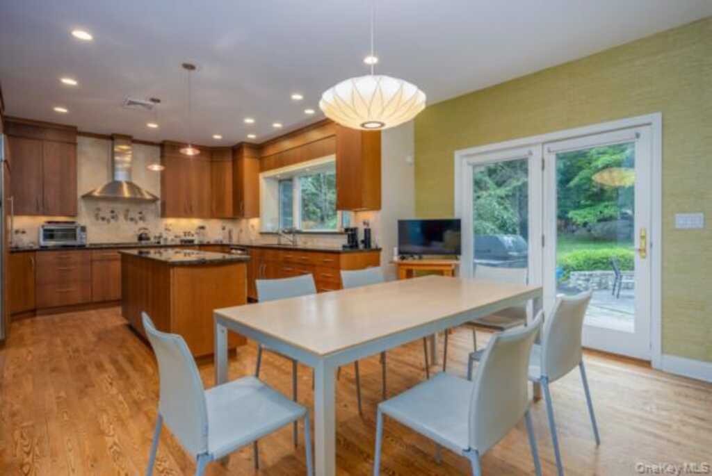 19 W Gate Road, Suffern, NY 10901 - Photo 19 of 42