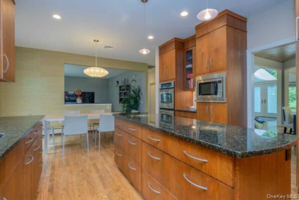 19 W Gate Road, Suffern, NY 10901 - Photo 21 of 42
