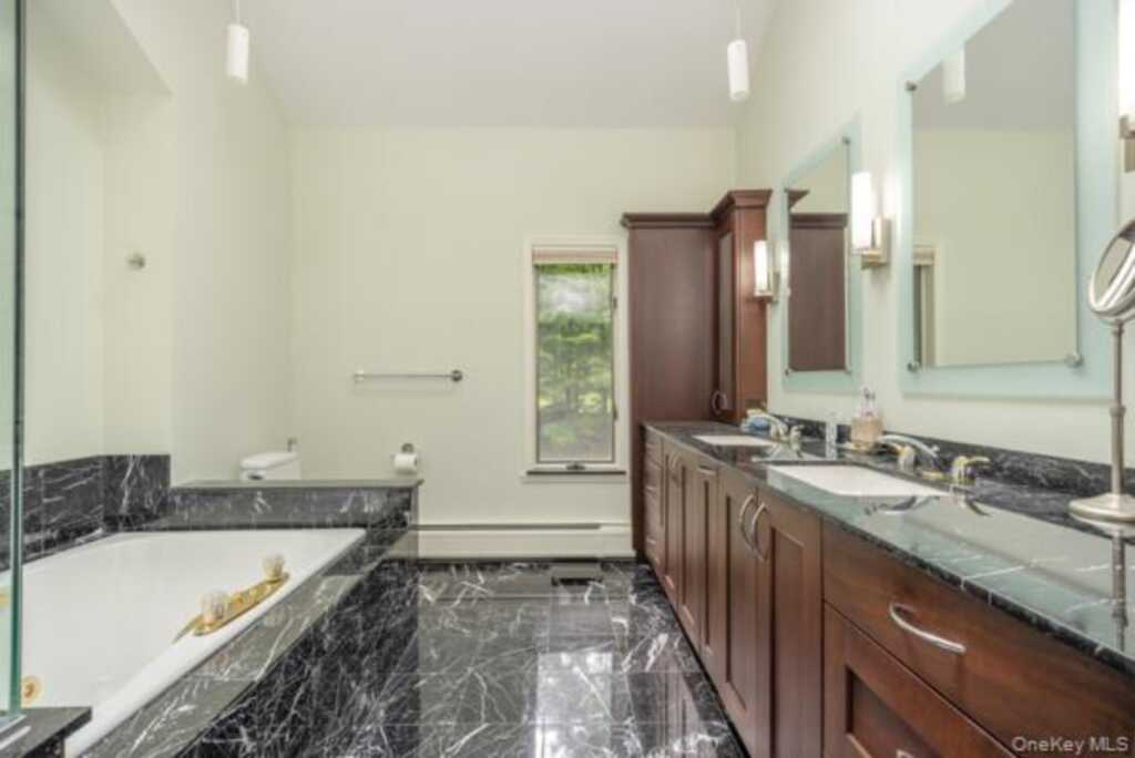 19 W Gate Road, Suffern, NY 10901 - Photo 30 of 42