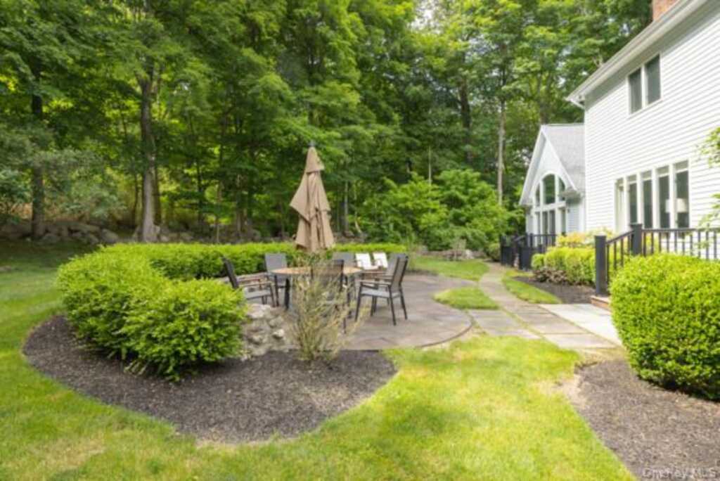 19 W Gate Road, Suffern, NY 10901 - Photo 5 of 42