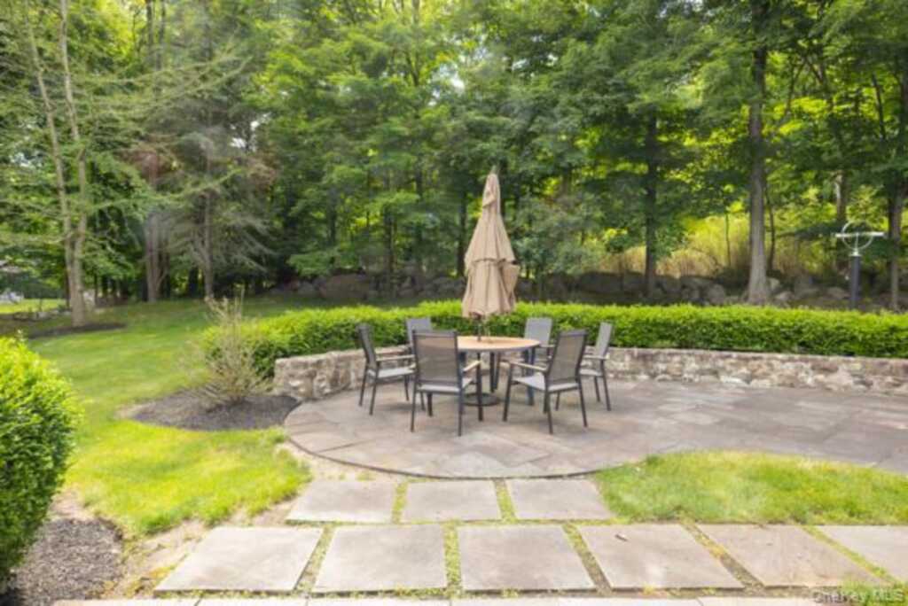 19 W Gate Road, Suffern, NY 10901 - Photo 6 of 42