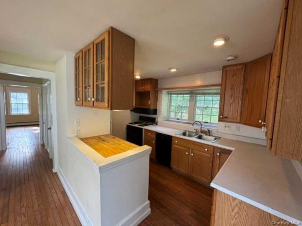 74 S Airmont Road, Suffern, NY 10901 - Photo 14 of 42