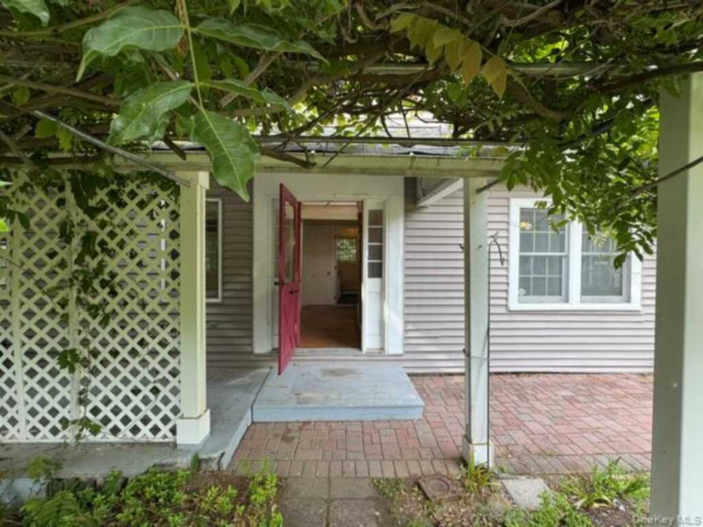 74 S Airmont Road, Suffern, NY 10901 - Photo 2 of 42