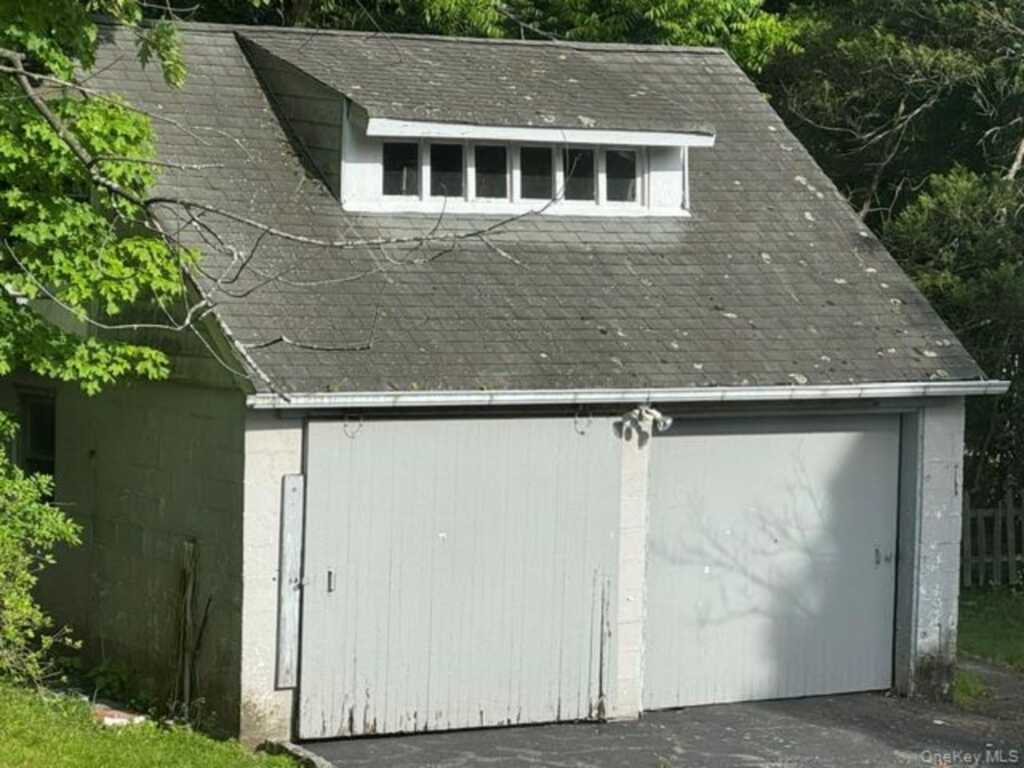 74 S Airmont Road, Suffern, NY 10901 - Photo 30 of 42