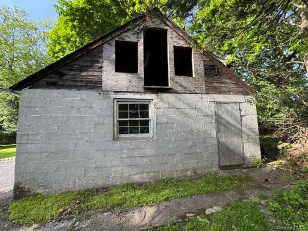 74 S Airmont Road, Suffern, NY 10901 - Photo 37 of 42