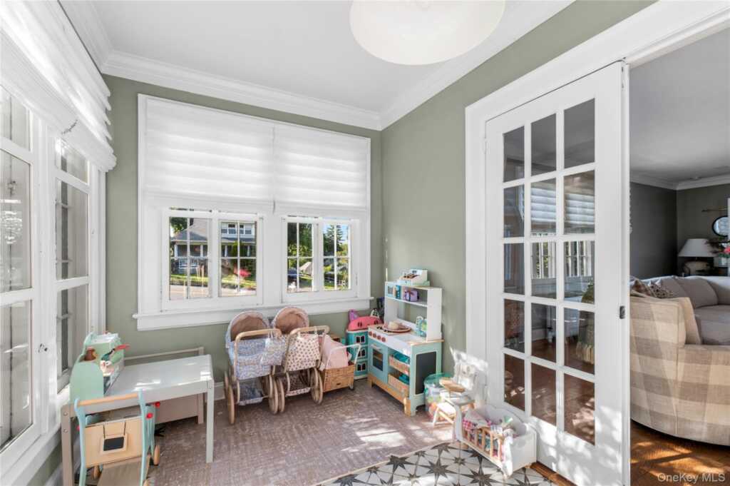 98 W Central Avenue, Pearl River, NY 10965 - Photo 12 of 48