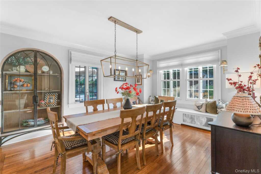 98 W Central Avenue, Pearl River, NY 10965 - Photo 16 of 48