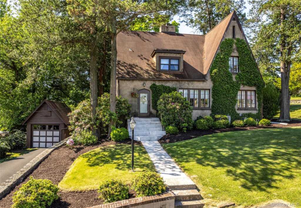 98 W Central Avenue, Pearl River, NY 10965 - Photo 2 of 48